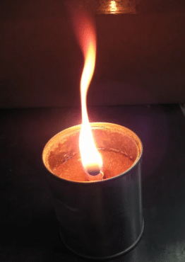 ベーコンの脂でランプの燃料を作る