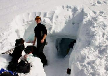 Snow-Cave-Machete