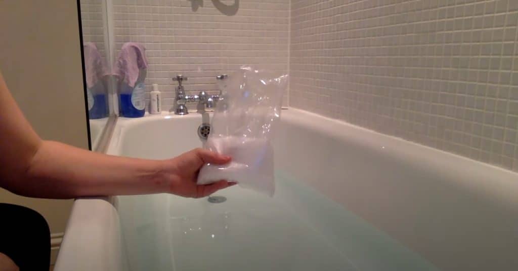 Epsom Salt Bath And Other Ways To Use Epsom Salt For Your Beauty Routine