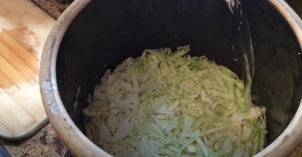 How-To-Use-Fermenting-Crock